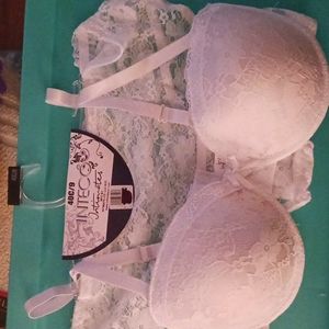 White lace bra and panti set size 40C size 9 panti